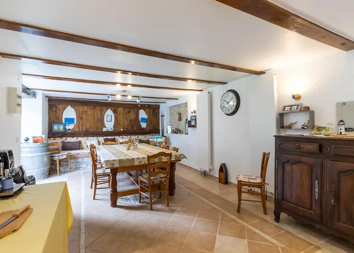 Aux Etoiles بيت للعطل